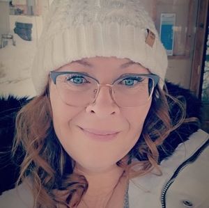 Meet your Posher, Desiree